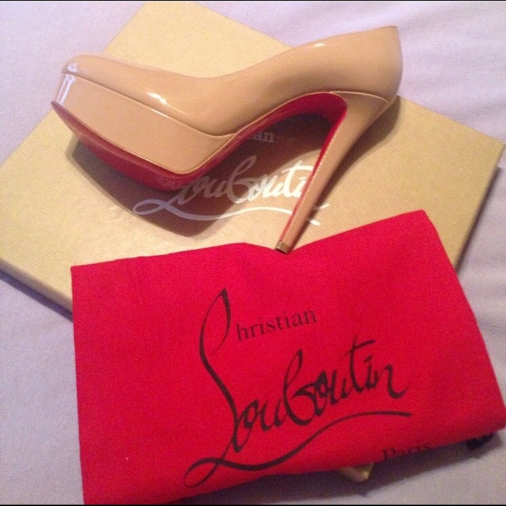 Brand New never worn no scratches no marks